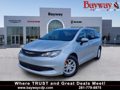 2022 Chrysler Voyager LX