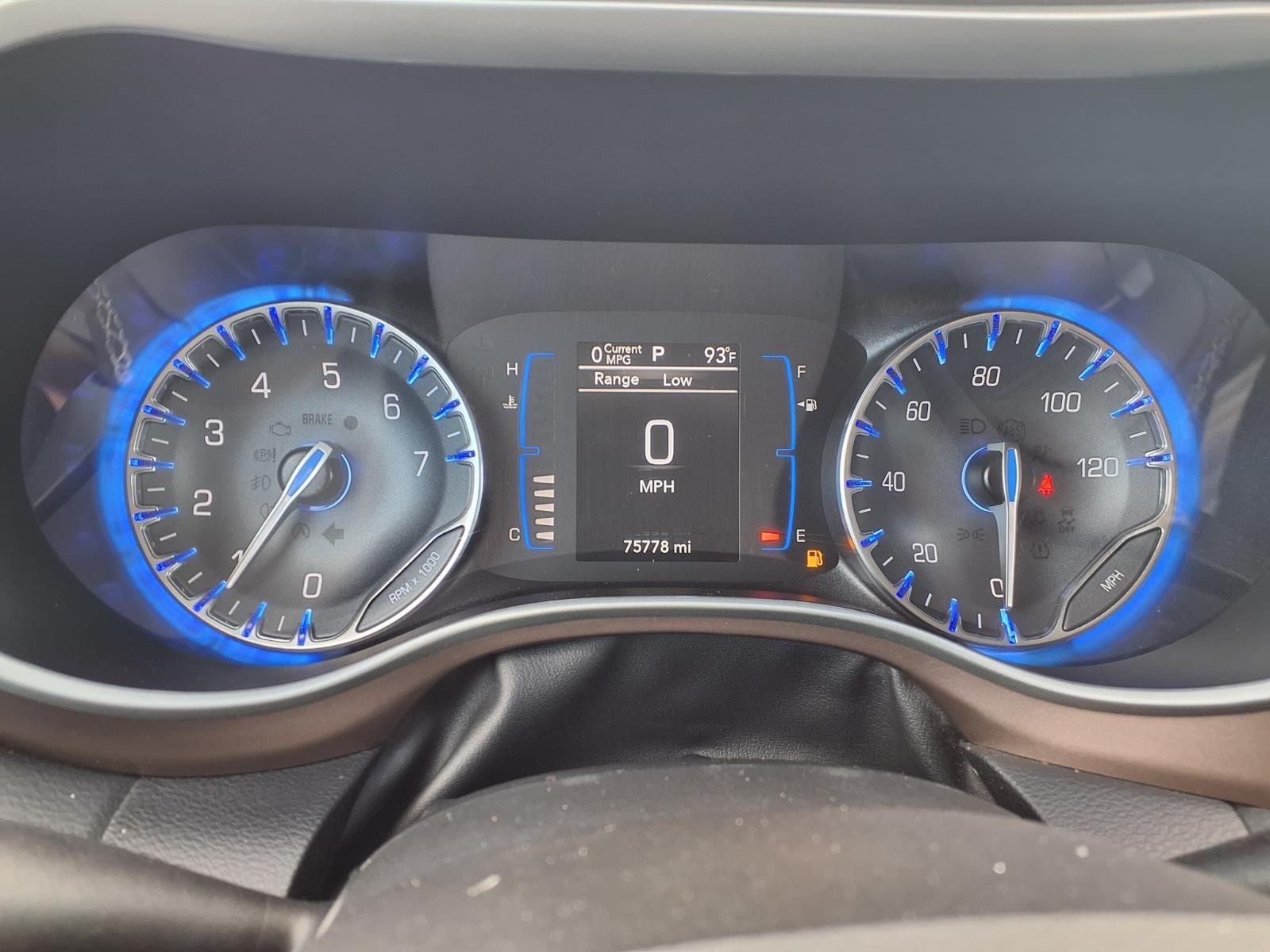 2022 Chrysler Voyager LX