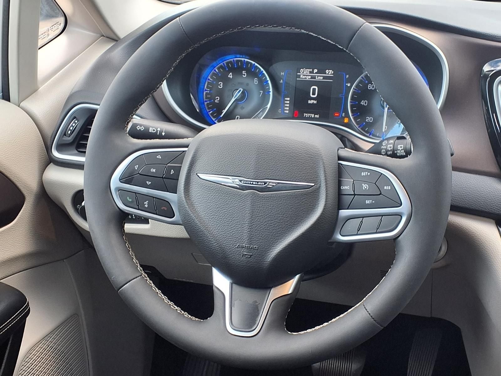 2022 Chrysler Voyager LX