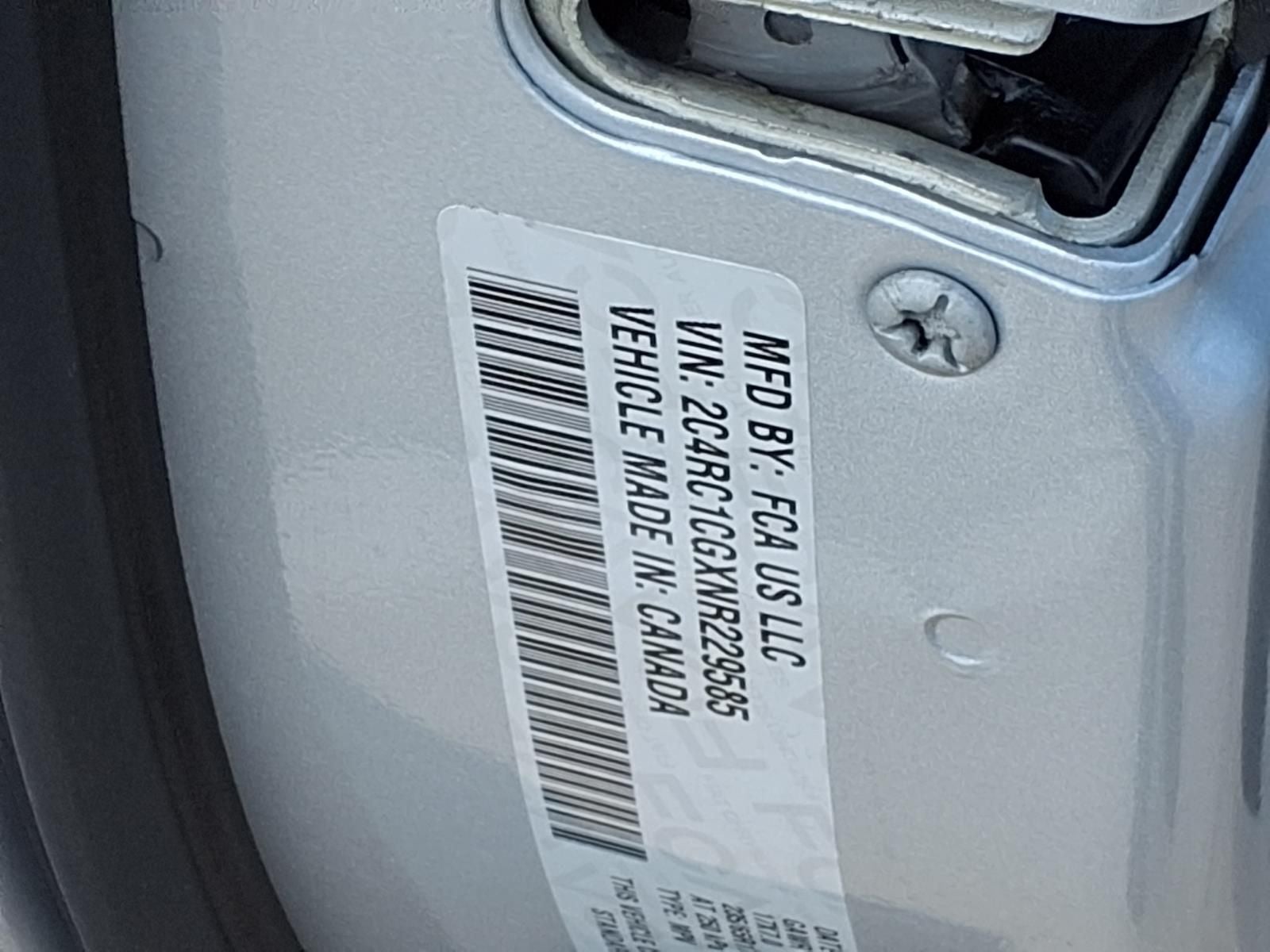 2022 Chrysler Voyager LX