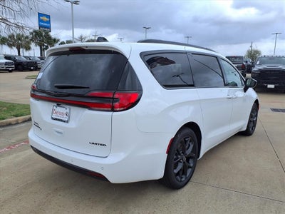 2026 Chrysler Pacifica Limited