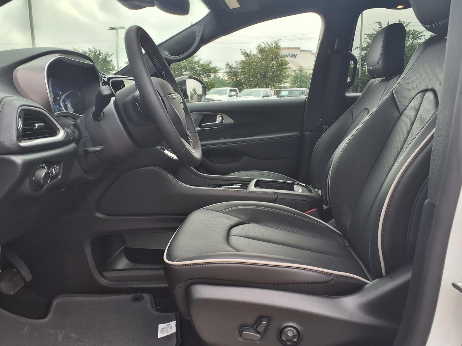 2027 Chrysler Pacifica Limited