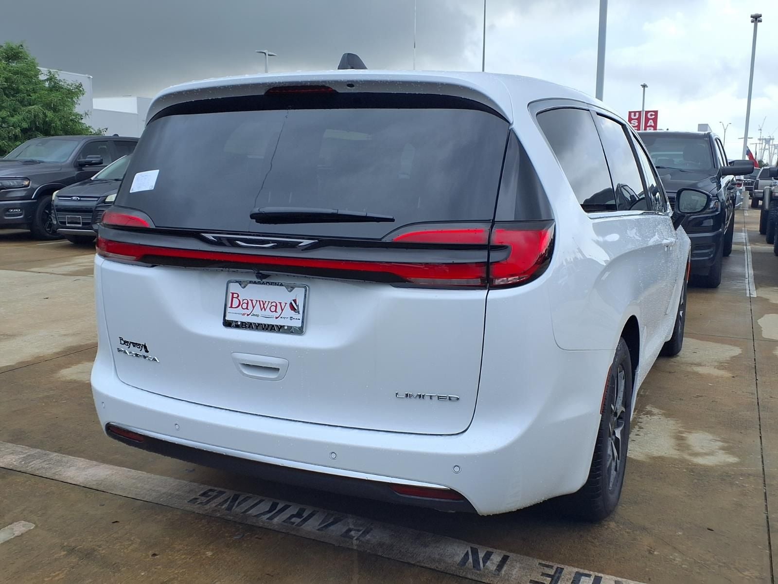 2027 Chrysler Pacifica Limited