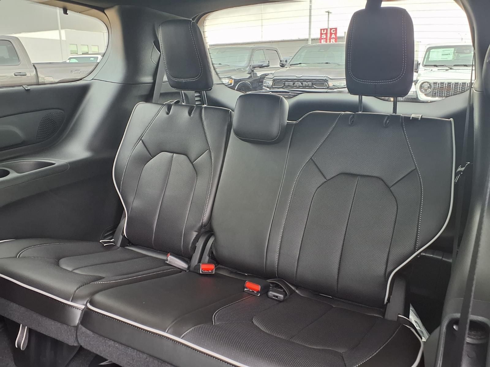 2027 Chrysler Pacifica Limited