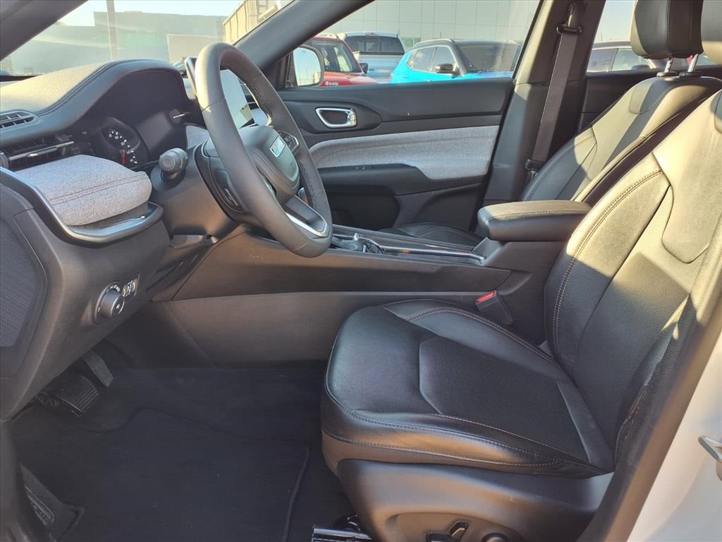 2023 Jeep Compass Latitude Lux 4X4