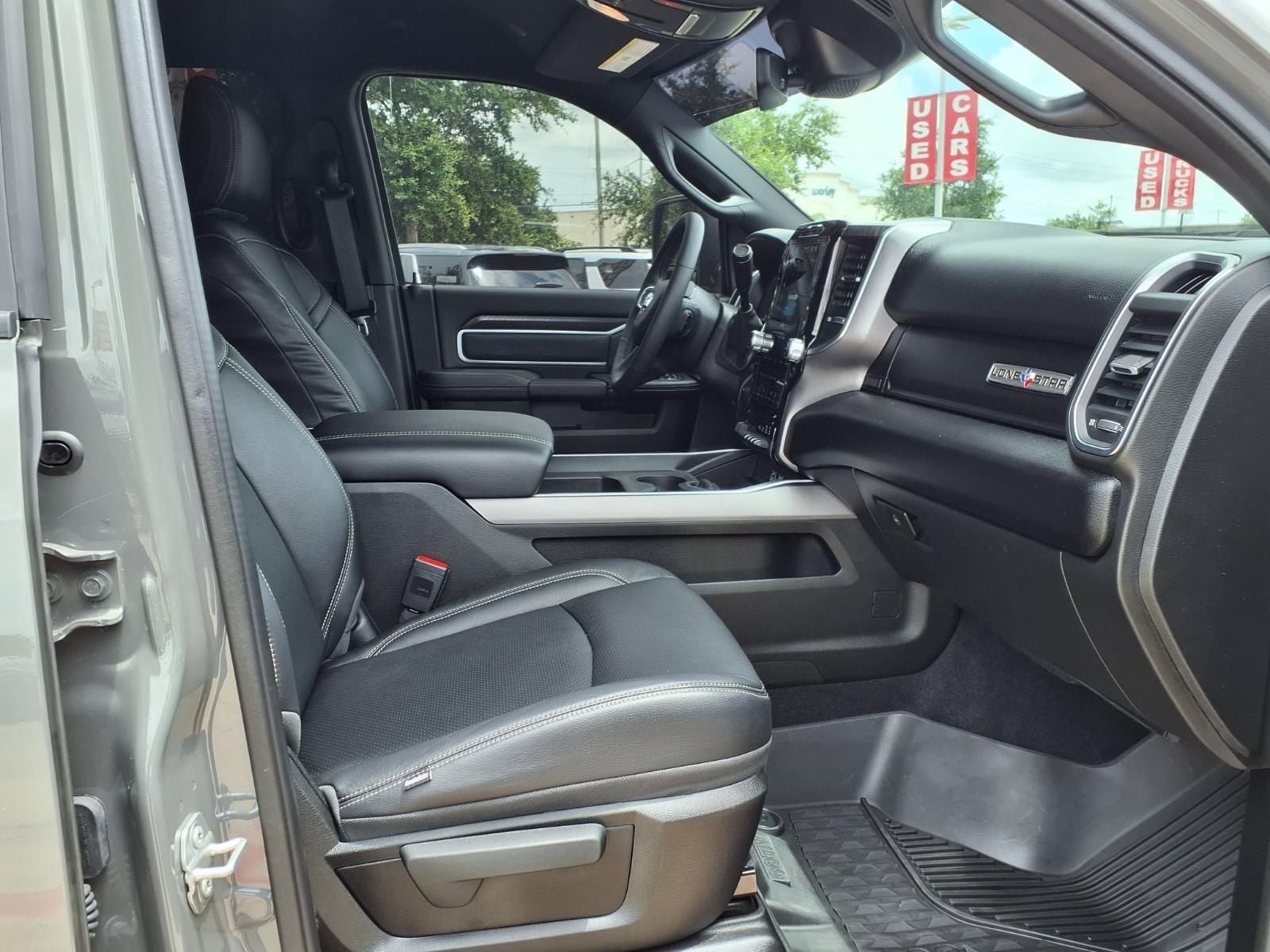 2025 RAM 2500 Big Horn 4X4 NIGHT EDITION