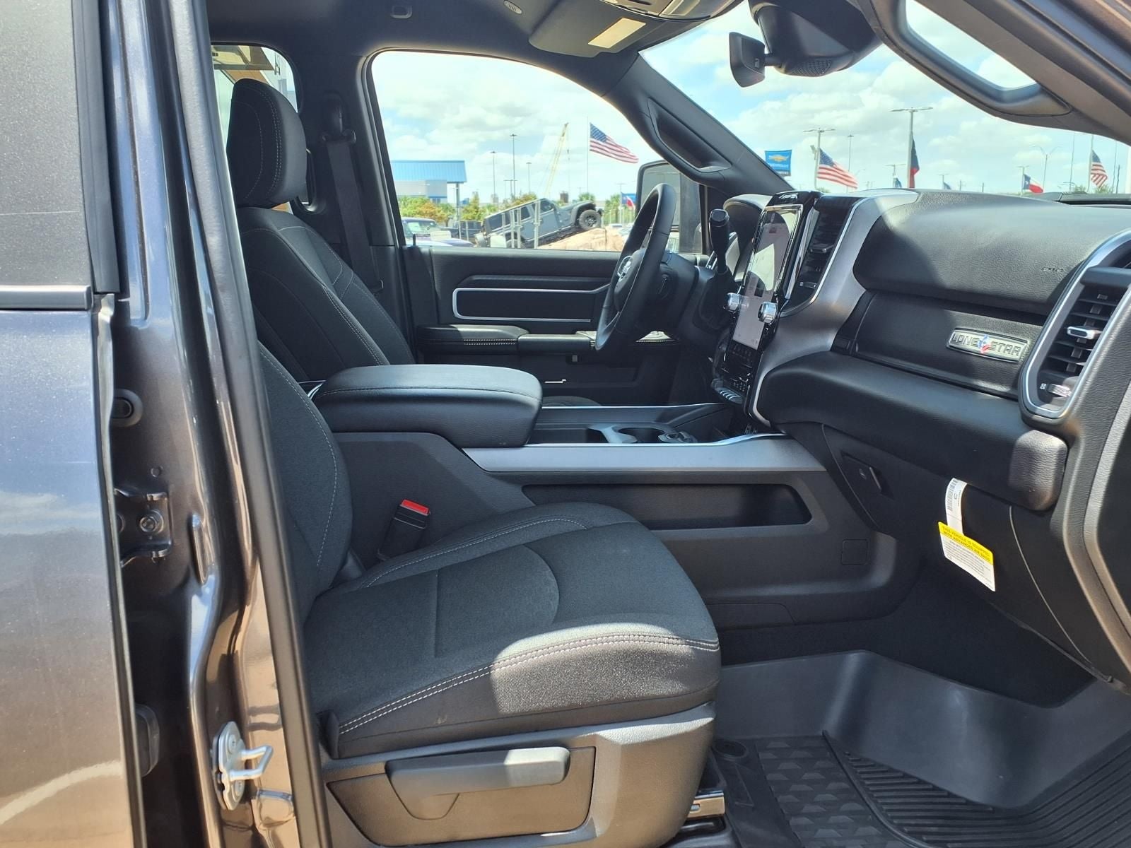 2025 RAM 3500 Big Horn DUALLY 4X4