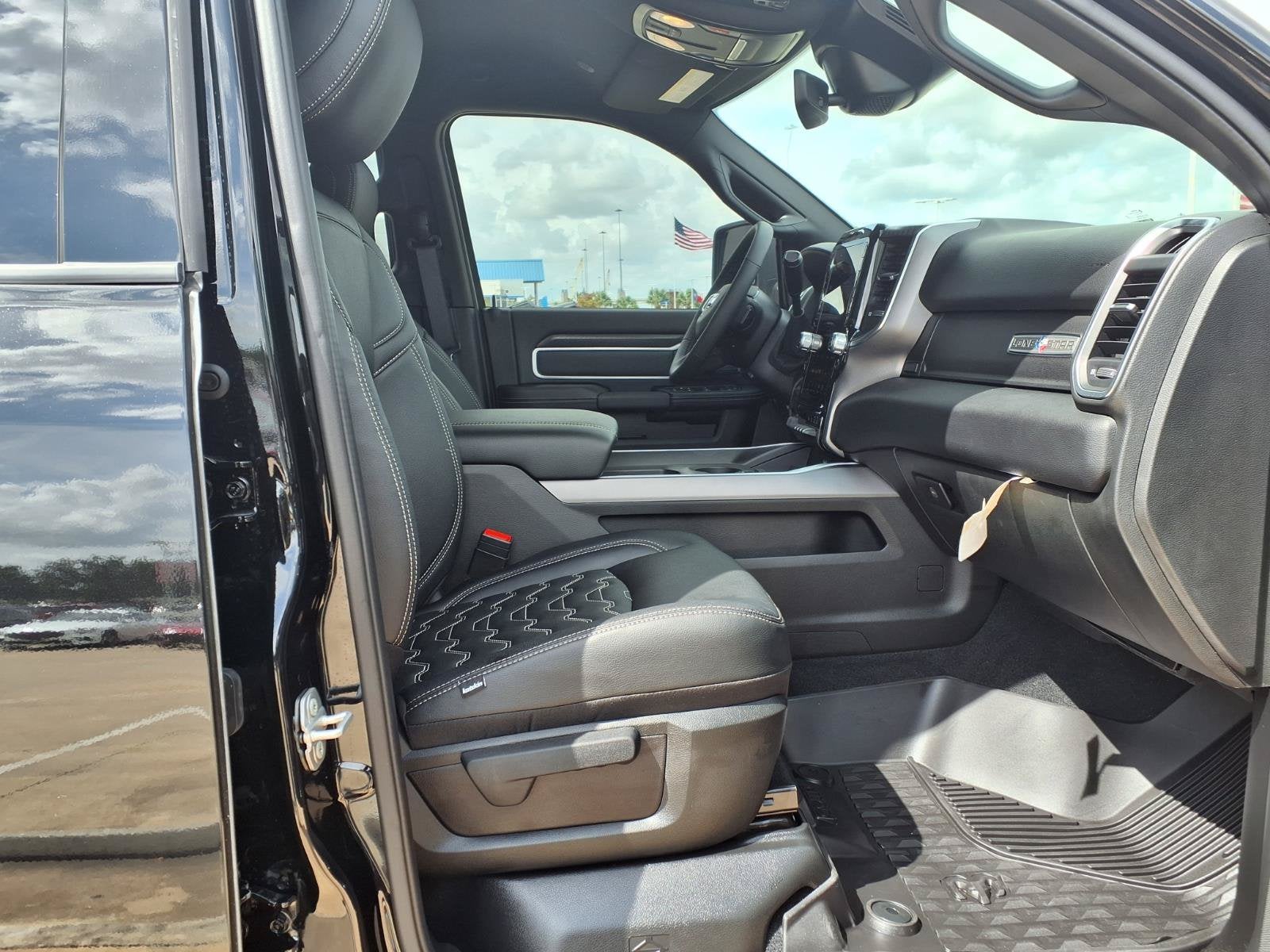 2026 RAM 3500 Big Horn 4X4 NIGHT EDITION MAX TOW PKG