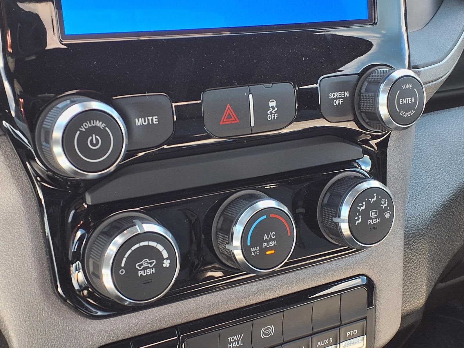 2027 RAM 3500 Tradesman 167.5 WB