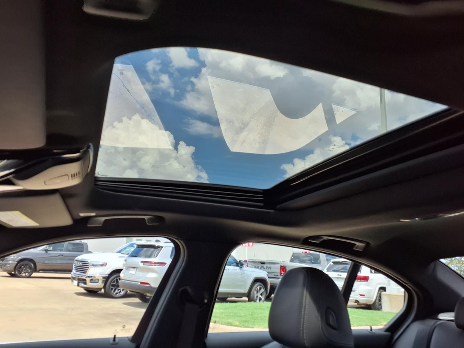 2024 BMW 3 Series 330i CONVENIENCE PKG