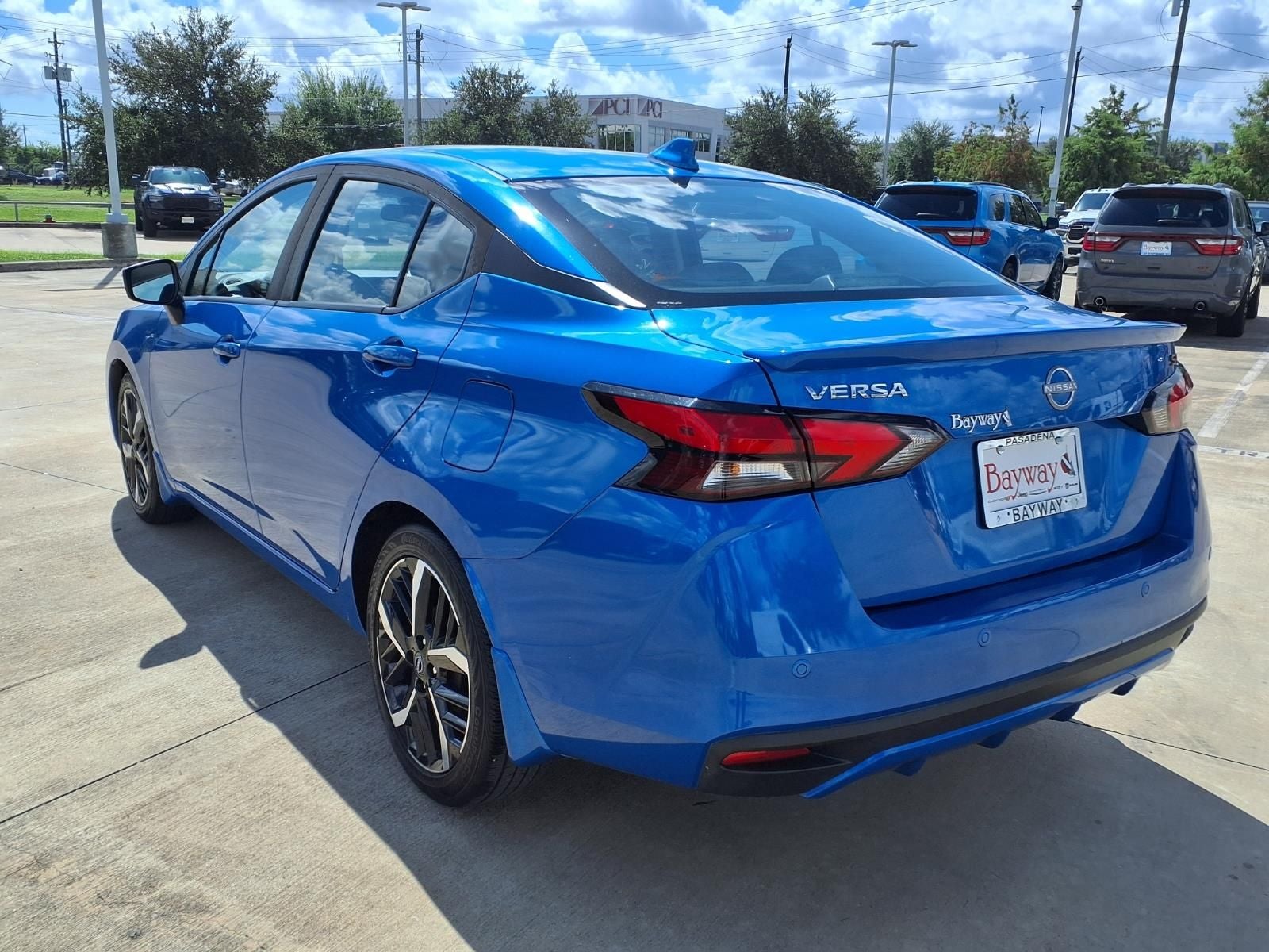 2023 Nissan Versa 1.6 SR LDW & BSW+RCTA