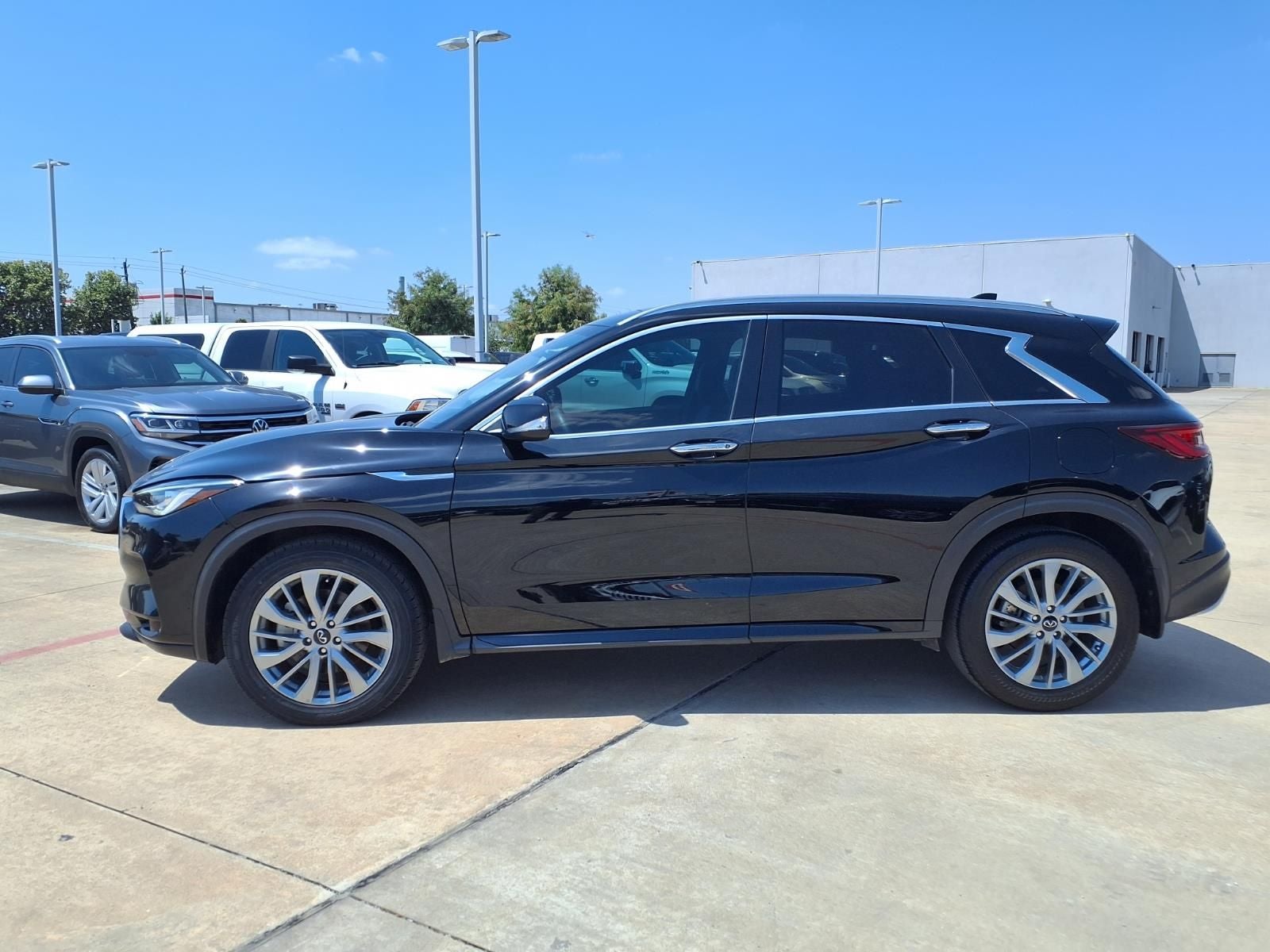 2023 INFINITI QX50 LUXE InTOUCH™ DUAL HD