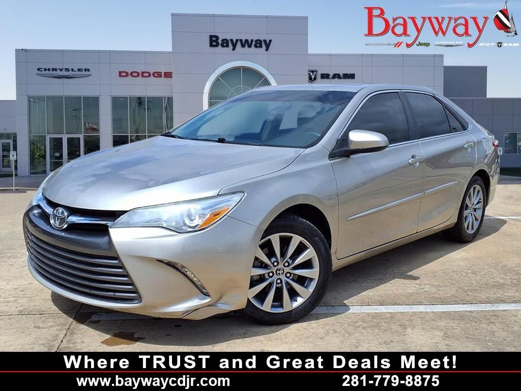 2016 Toyota Camry XLE SUNROOF & CONV. PKG.