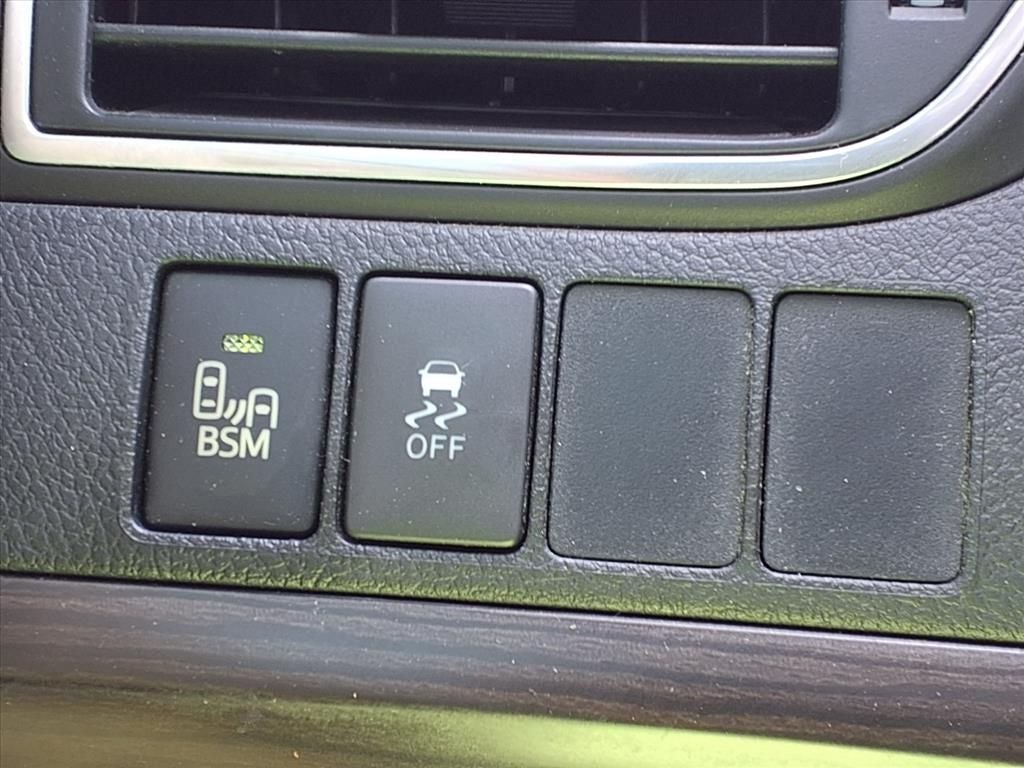 2016 Toyota Camry XLE SUNROOF & CONV. PKG.