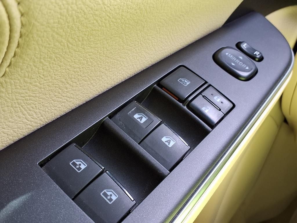 2016 Toyota Camry XLE SUNROOF & CONV. PKG.