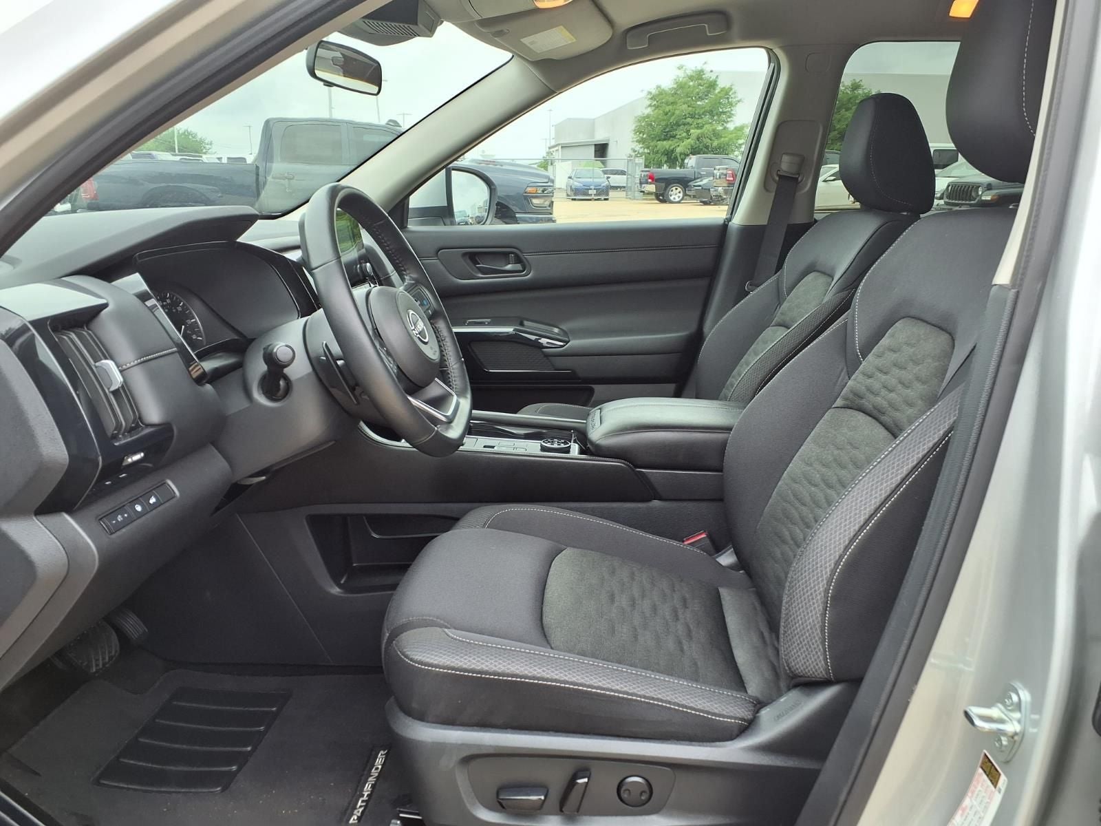 2025 Nissan Pathfinder SV 4WD