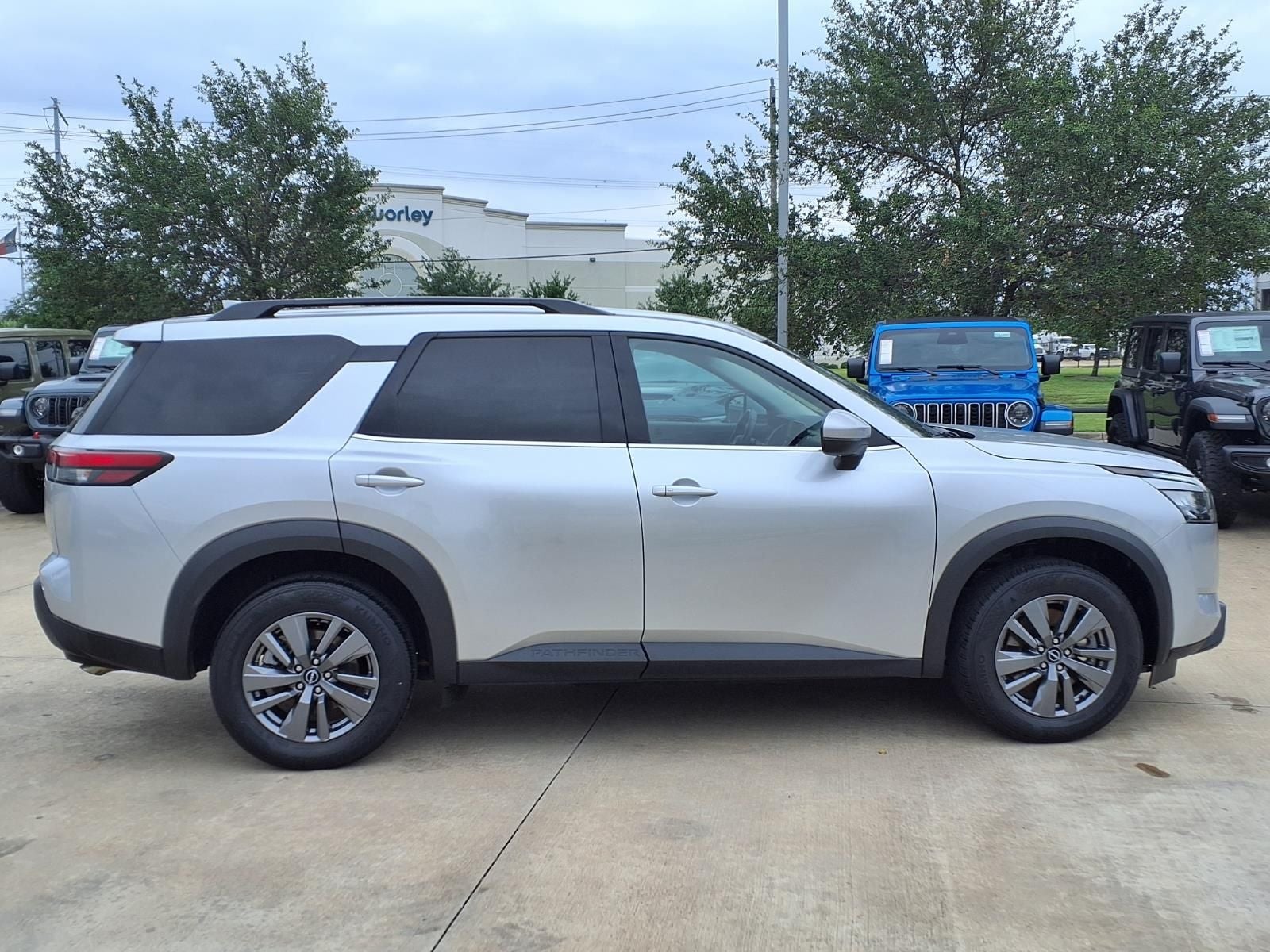 2025 Nissan Pathfinder SV 4WD