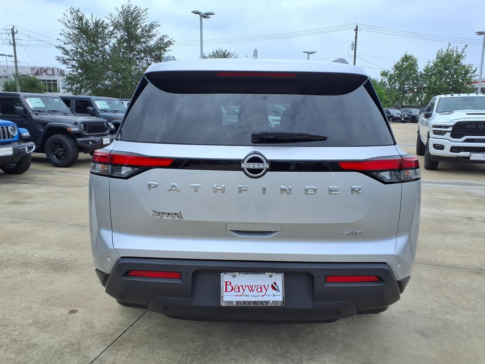 2025 Nissan Pathfinder SV 4WD