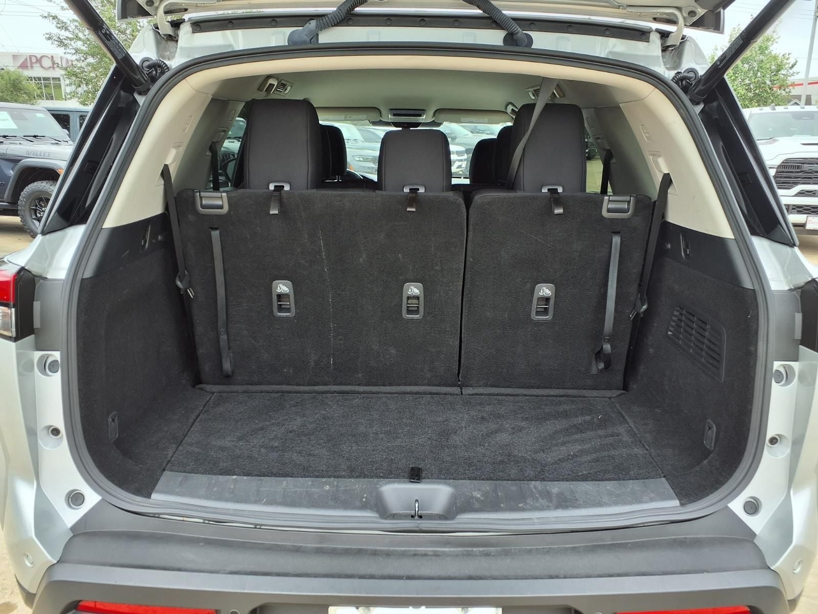2025 Nissan Pathfinder SV 4WD