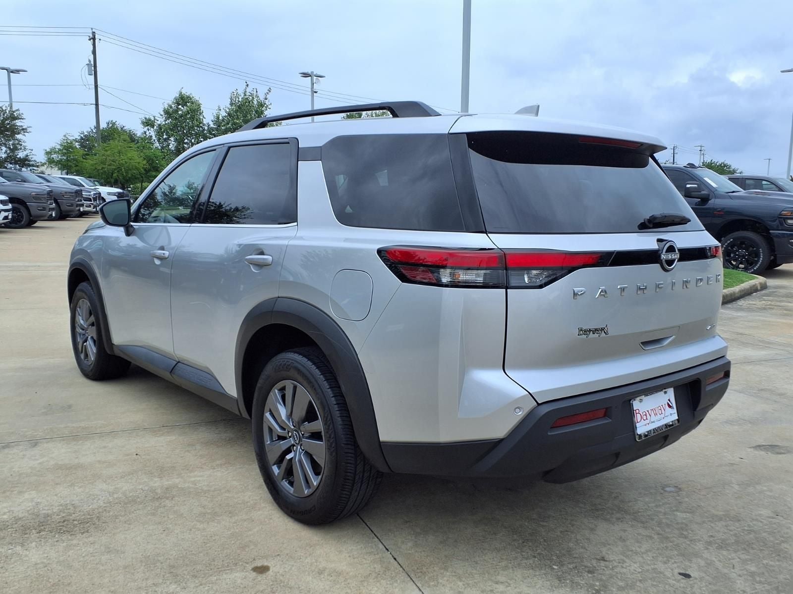2025 Nissan Pathfinder SV 4WD