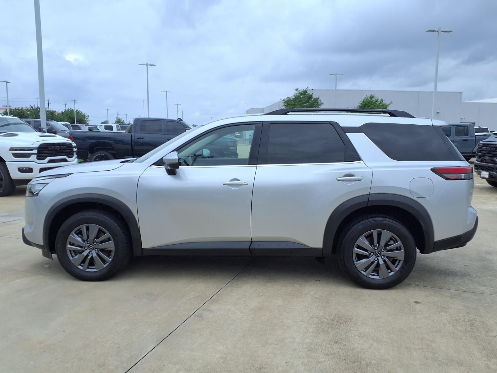 2025 Nissan Pathfinder SV 4WD