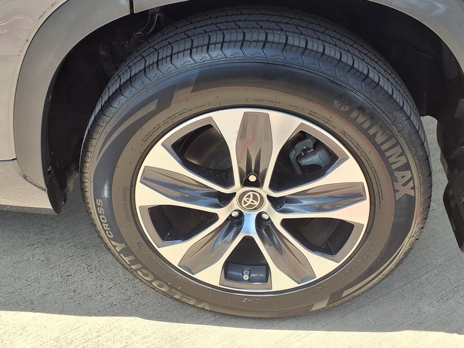 2022 Toyota Highlander XLE PROTECTION PKG