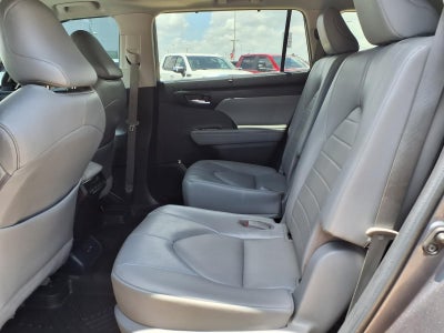 2022 Toyota Highlander XLE PROTECTION PKG