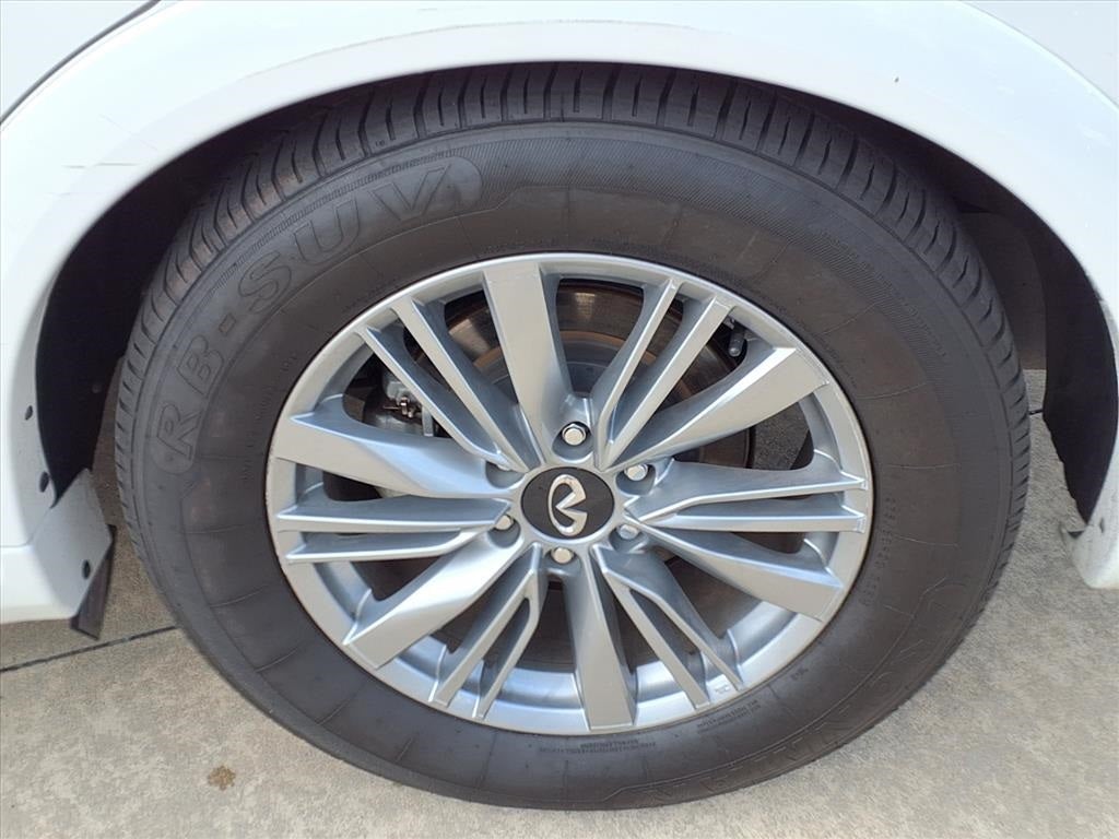 2023 INFINITI QX80 LUXE