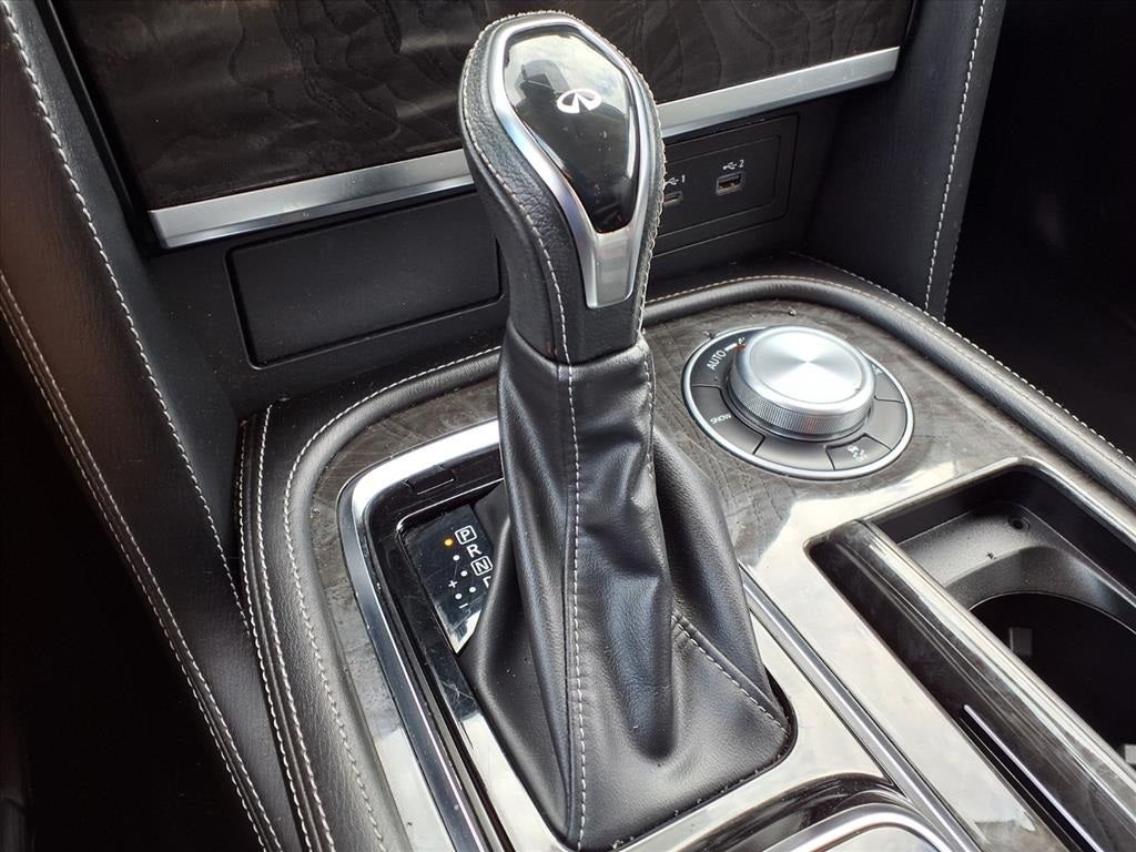 2023 INFINITI QX80 LUXE