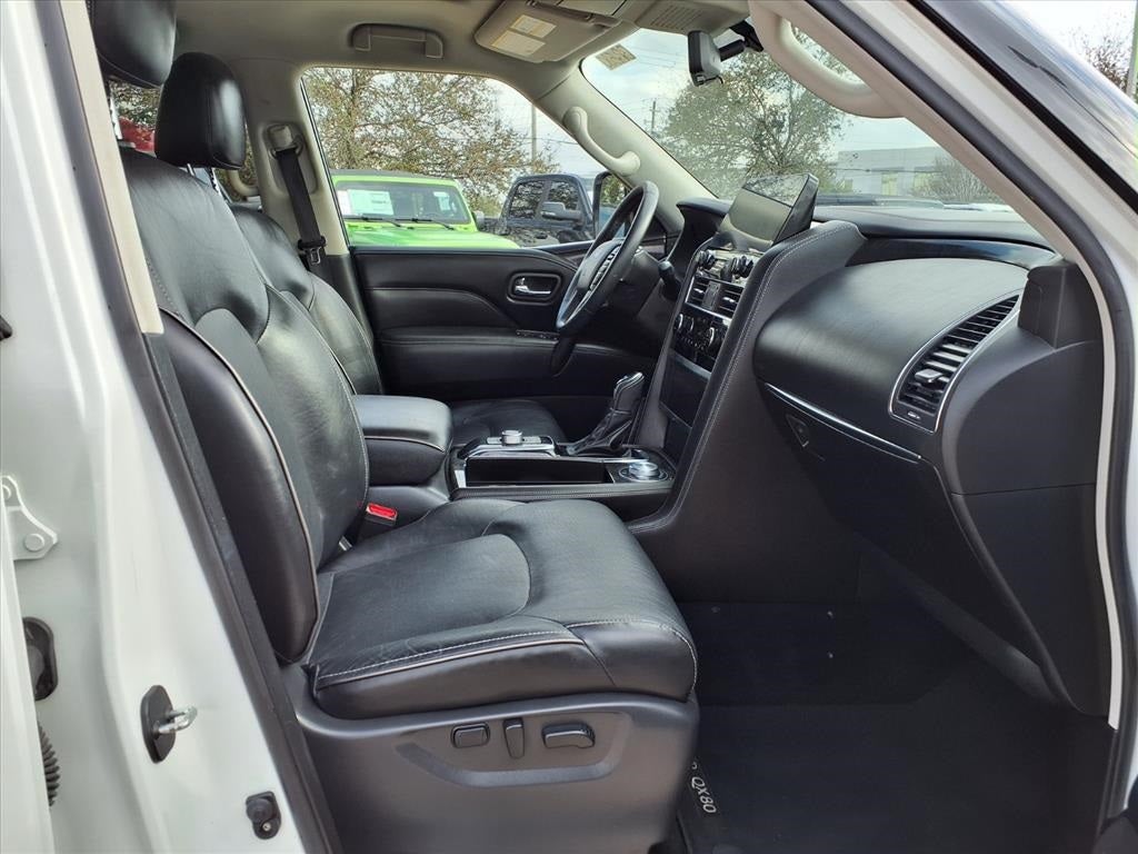 2023 INFINITI QX80 LUXE