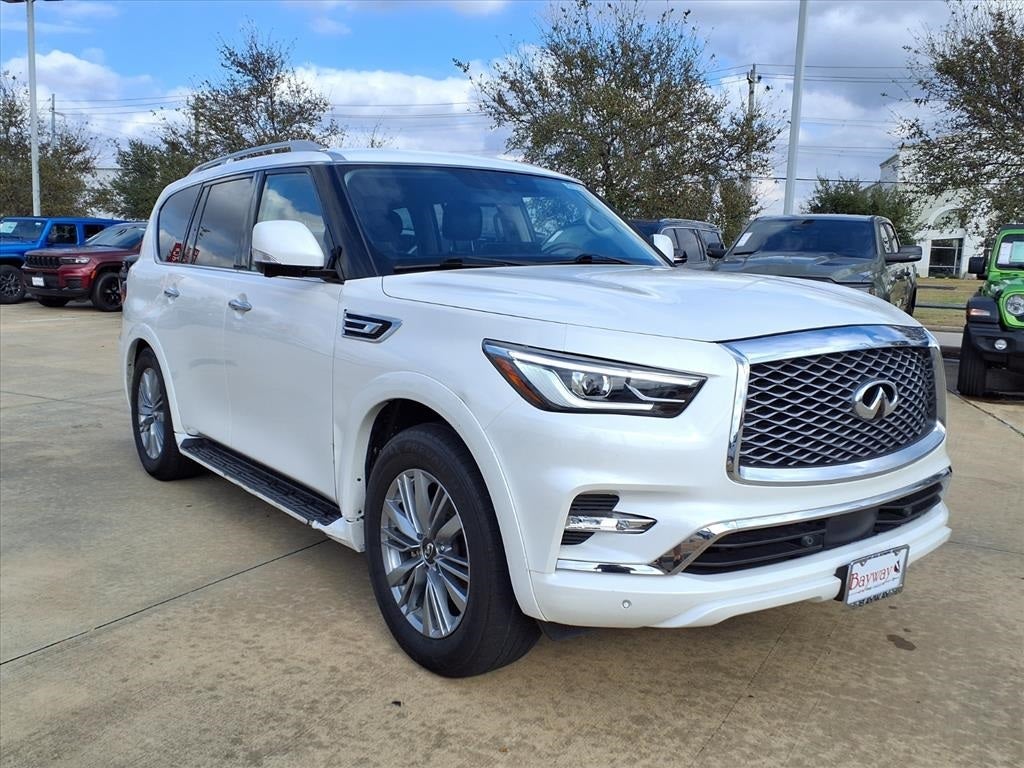 2023 INFINITI QX80 LUXE
