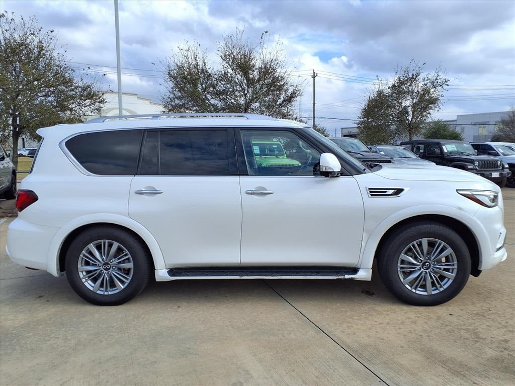 2023 INFINITI QX80 LUXE