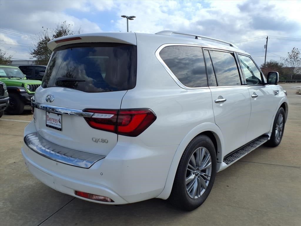 2023 INFINITI QX80 LUXE