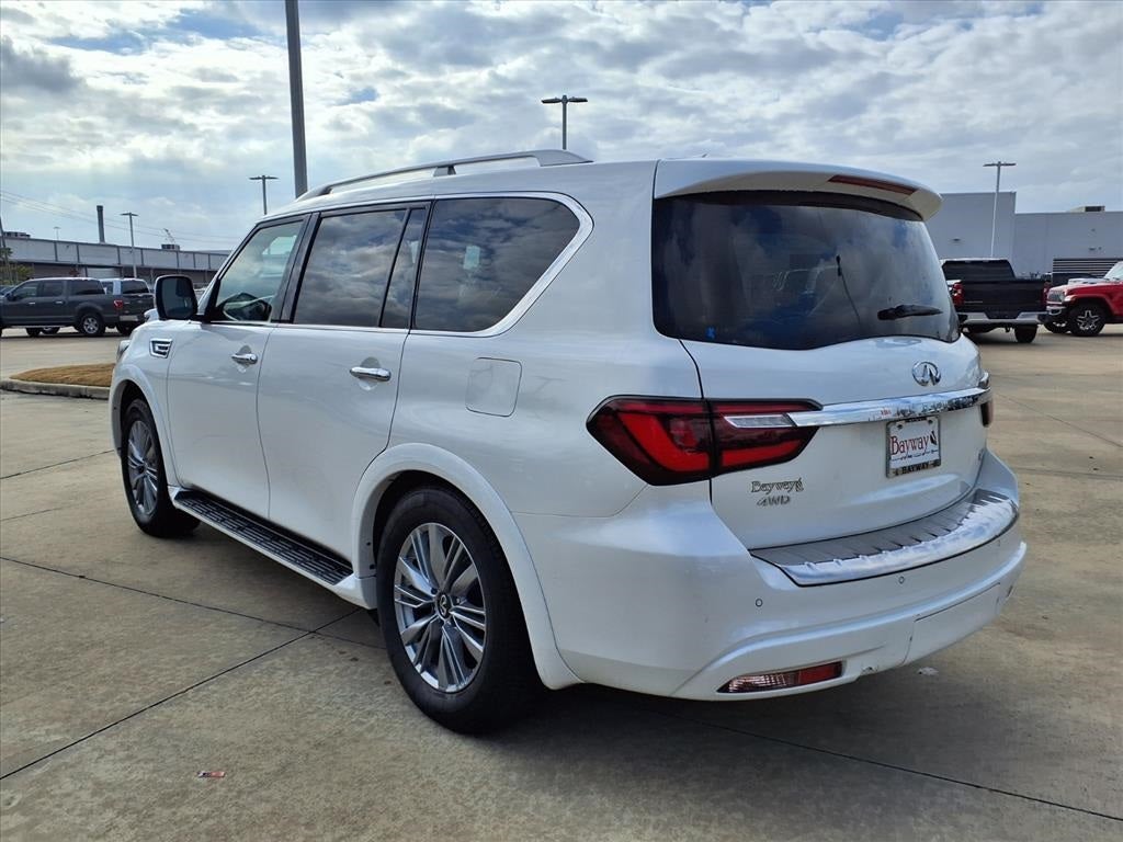 2023 INFINITI QX80 LUXE