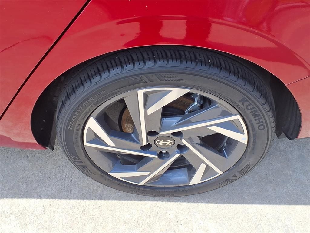 2025 Hyundai Elantra SEL Convenience ULTIMATE RED