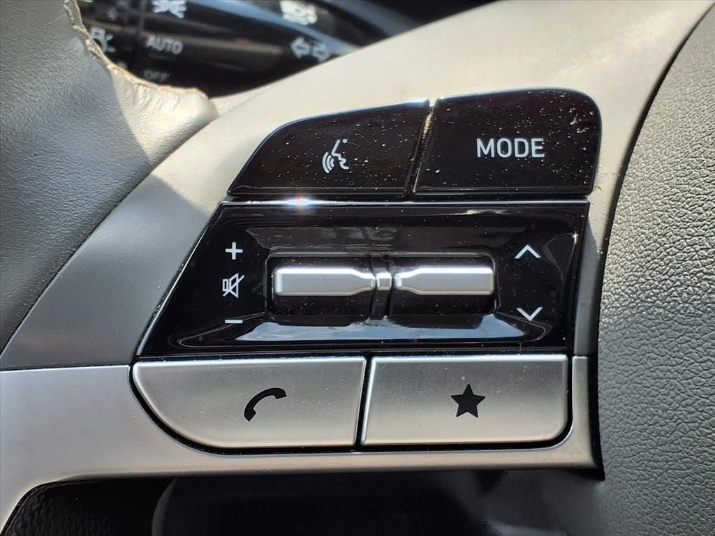 2025 Hyundai Elantra SEL Convenience ULTIMATE RED