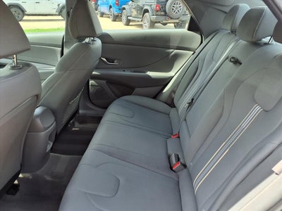 2025 Hyundai Elantra SEL Convenience ULTIMATE RED