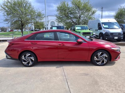 2025 Hyundai Elantra SEL Convenience ULTIMATE RED