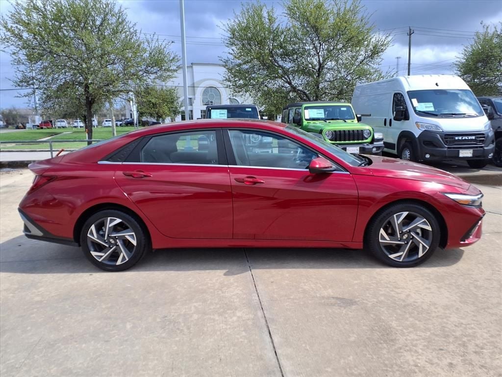 2025 Hyundai Elantra SEL Convenience ULTIMATE RED
