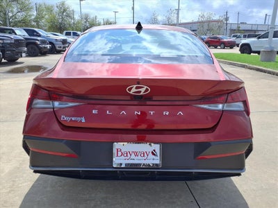 2025 Hyundai Elantra SEL Convenience ULTIMATE RED