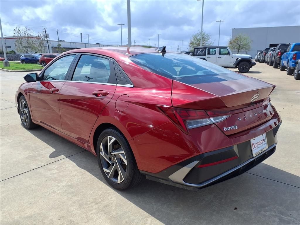 2025 Hyundai Elantra SEL Convenience ULTIMATE RED