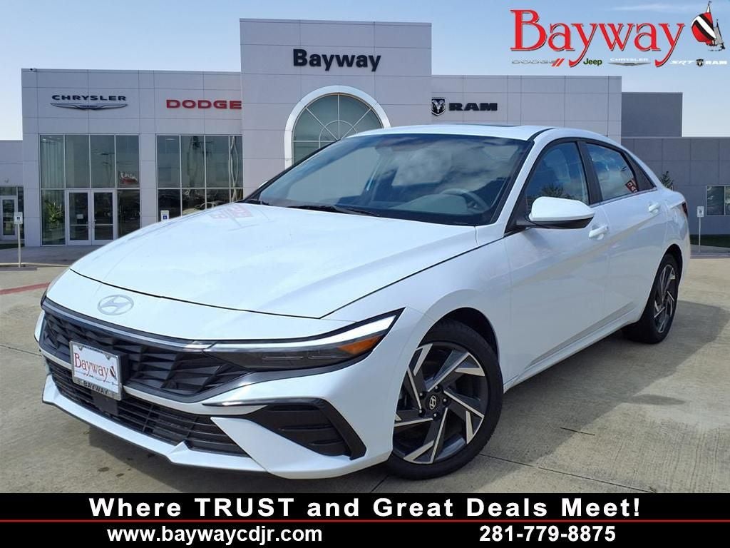 2025 Hyundai Elantra SEL Convenience SERENITY WHT