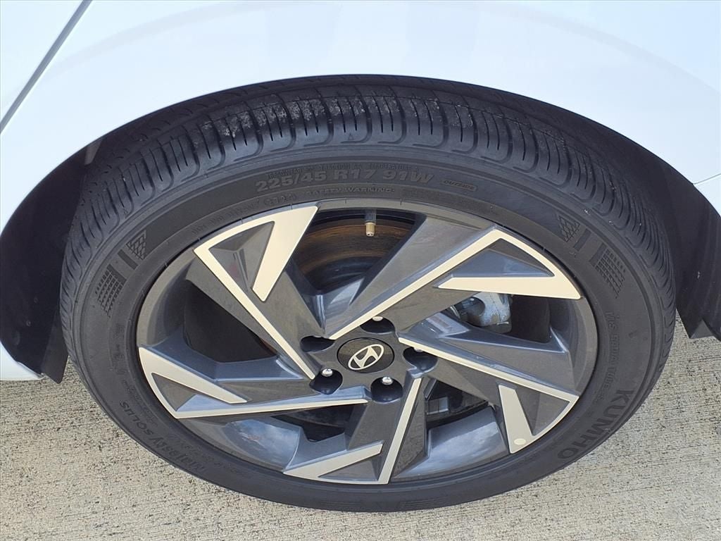 2025 Hyundai Elantra SEL Convenience SERENITY WHT
