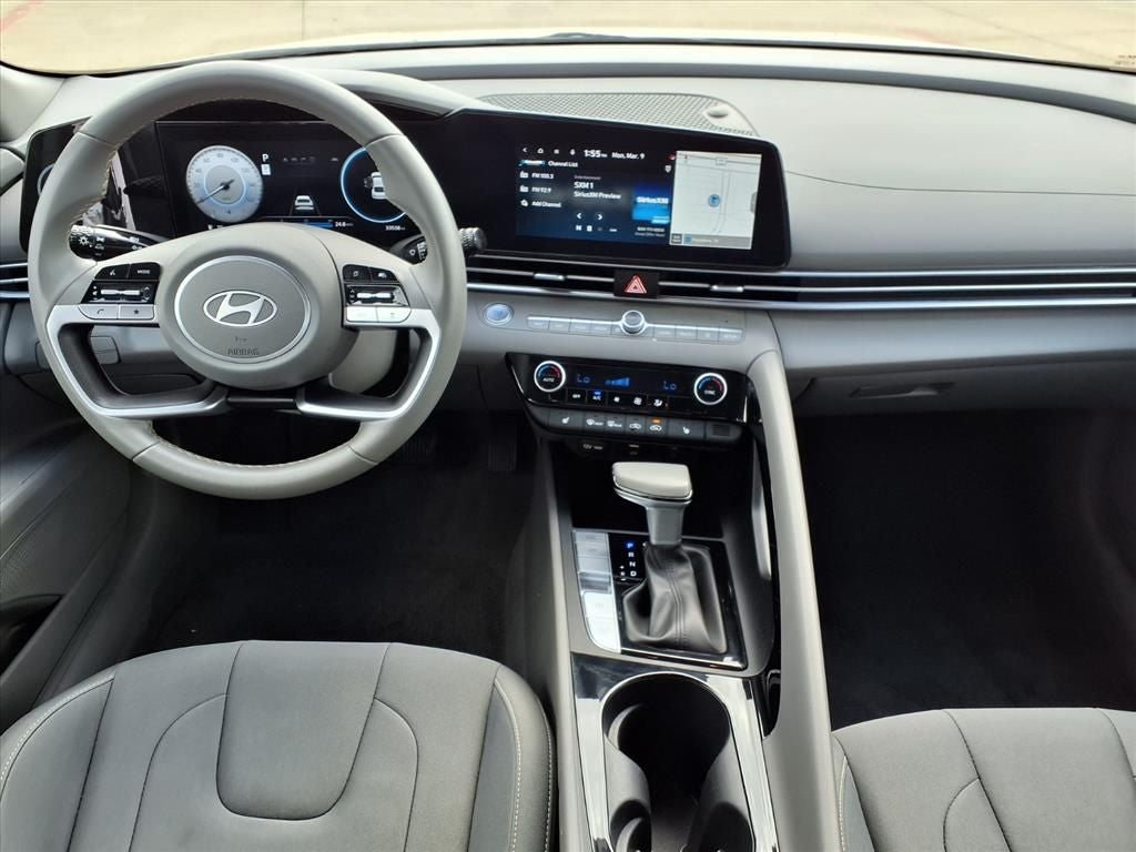 2025 Hyundai Elantra SEL Convenience SERENITY WHT