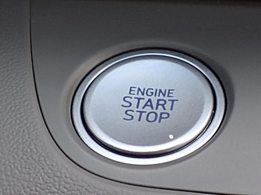 2025 Hyundai Elantra SEL Convenience SERENITY WHT