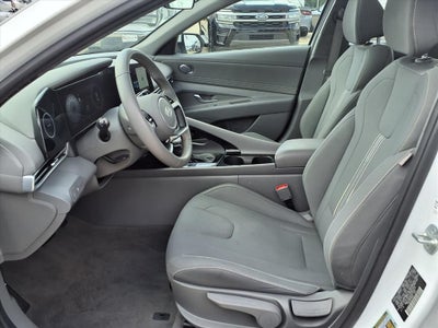 2025 Hyundai Elantra SEL Convenience SERENITY WHT