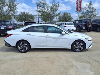 2025 Hyundai Elantra SEL Convenience SERENITY WHT