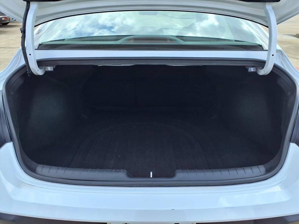 2025 Hyundai Elantra SEL Convenience SERENITY WHT