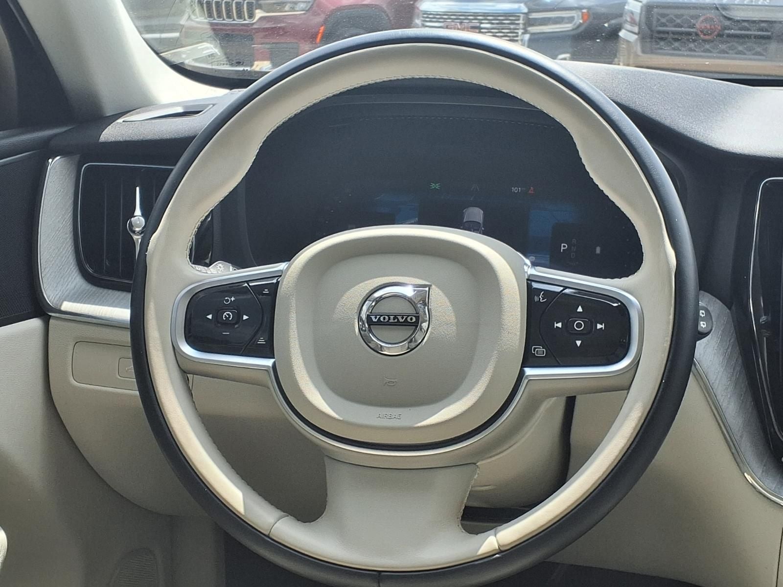 2025 Volvo XC60 B5 Plus AWD PREMIER
