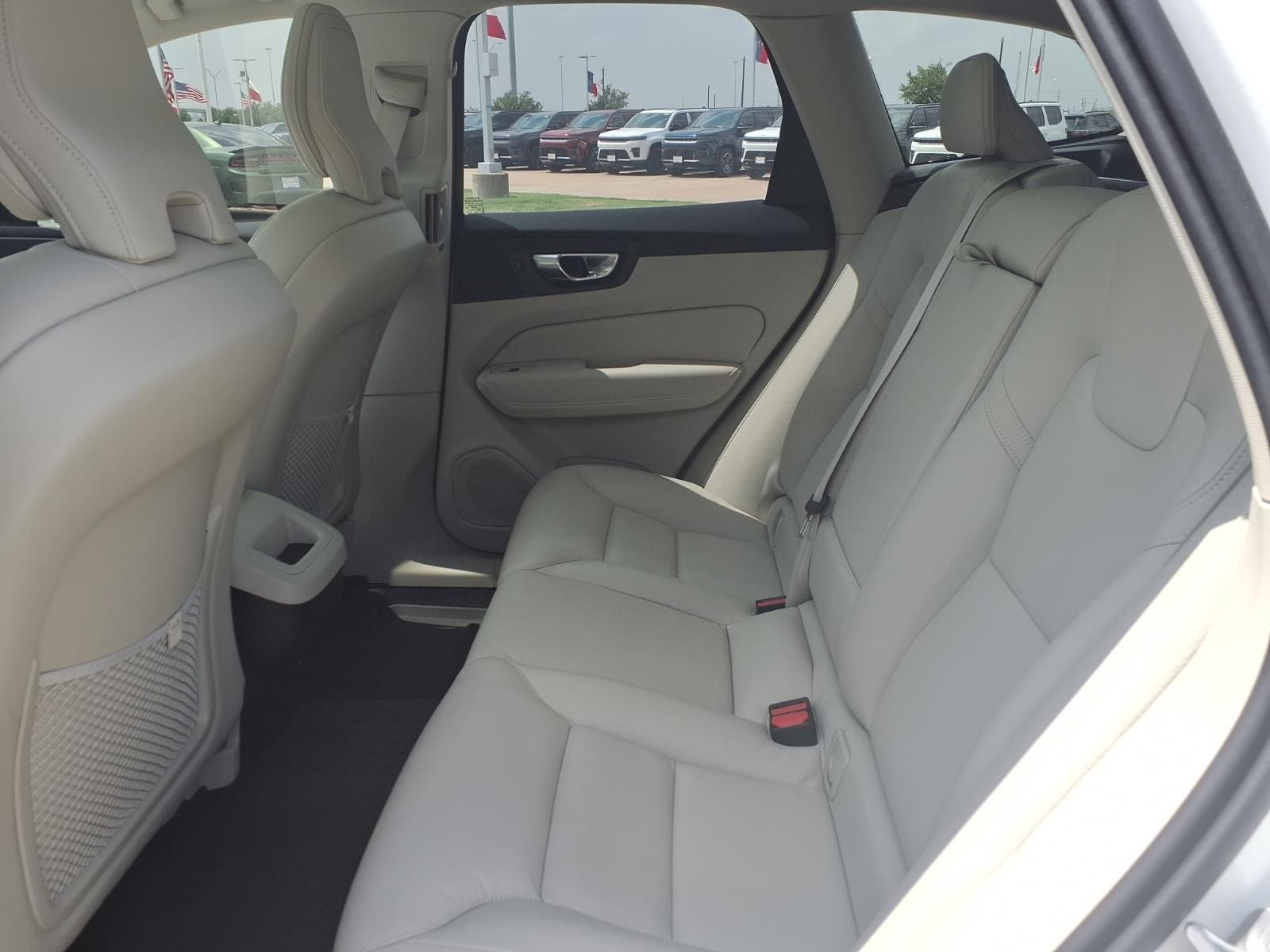 2025 Volvo XC60 B5 Plus AWD PREMIER